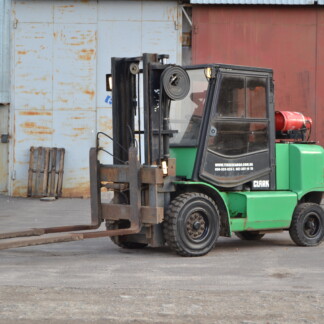 Вилочный погрузчик на газу Clark CGP50