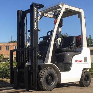 Вилочный погрузчик Nissan P1F1A15D