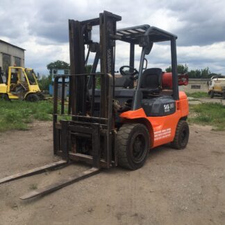 Вилочный погрузчик TOYOTA 02-7FGF30