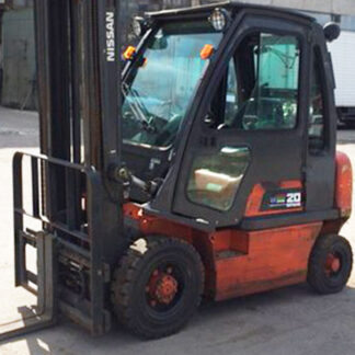 NISSAN UD02A20PQ с кабиной