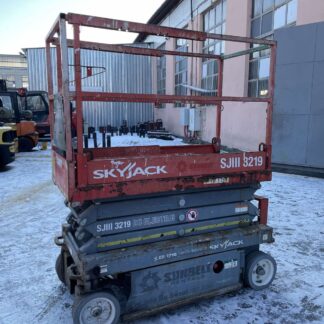 НОЖНИЧНЫЙ ЭЛЕКТРИЧЕСКИЙ ПОДЪЕМНИК 8 МЕТРОВ SKYJACK SJIII3219 (2012г.)